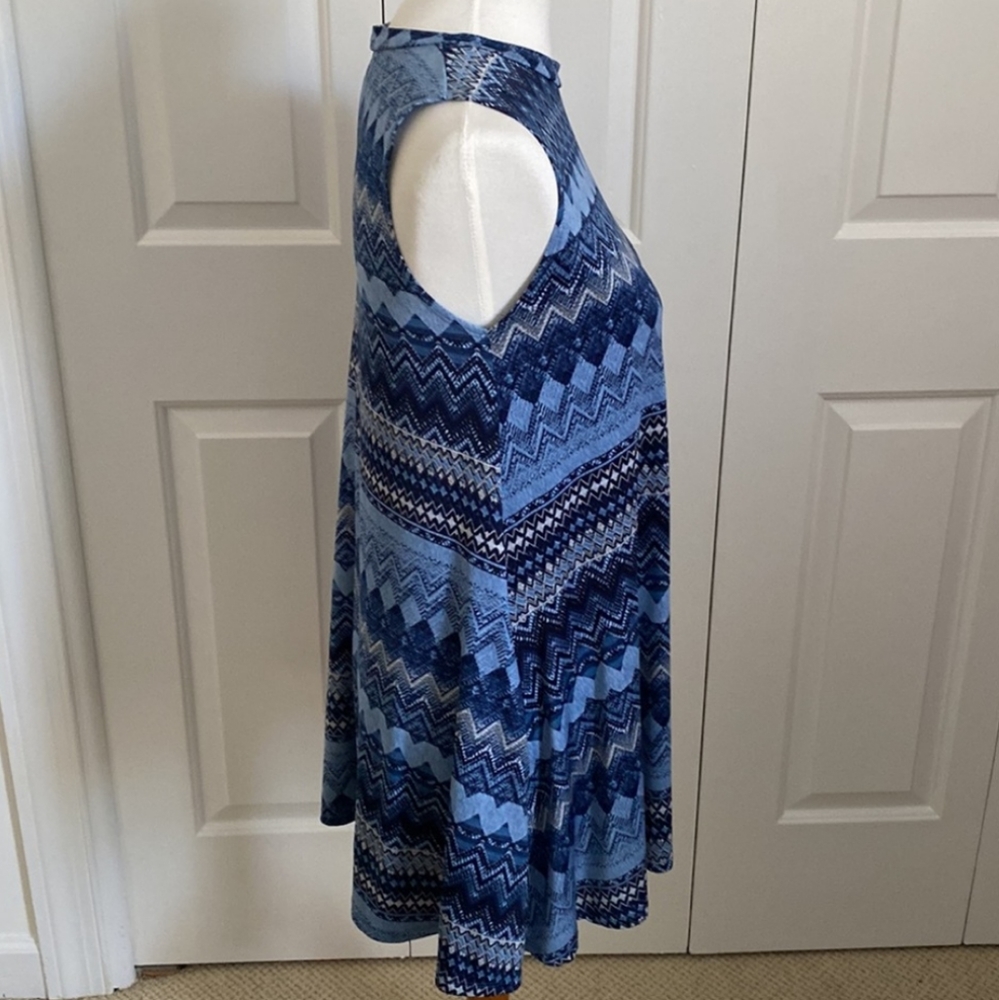 Pattern Blue Dress - Picture 2 of 8